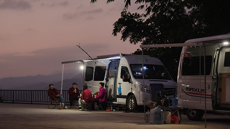 【3】曼海村房車營(yíng)地。陶思源-攝