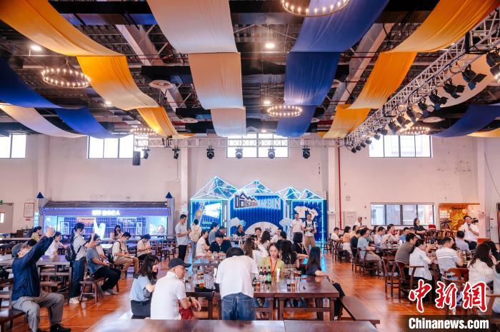 圖為基地內(nèi)的慕尼黑餐廳。　李南軒 攝