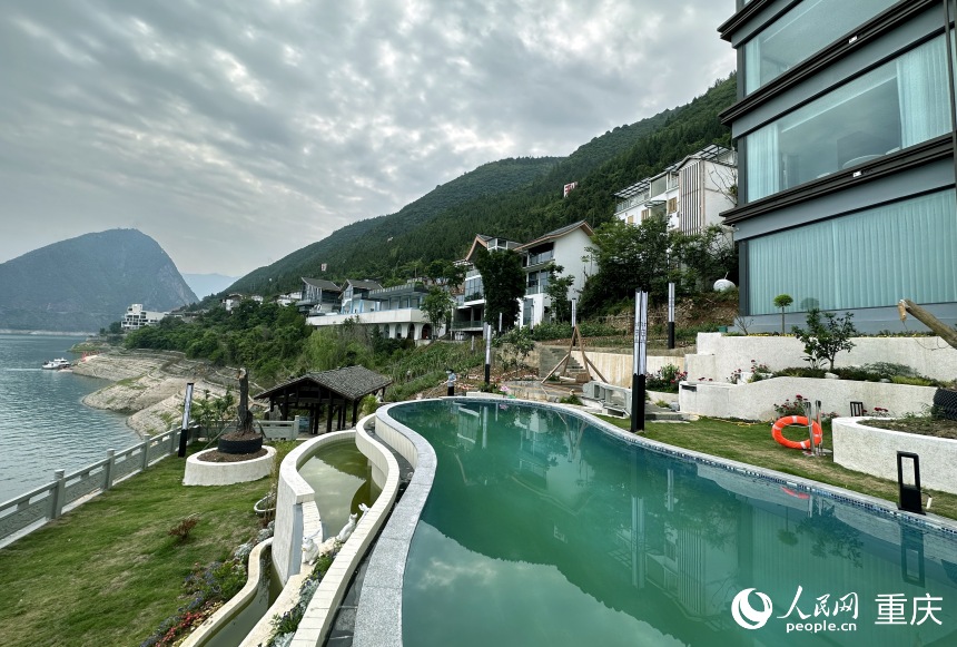 三峽里·竹枝村打造的特色民宿。人民網(wǎng)記者 劉政寧攝