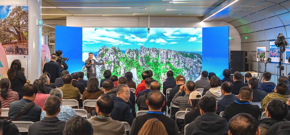 活動現(xiàn)場，文旅星推官推介忻州。